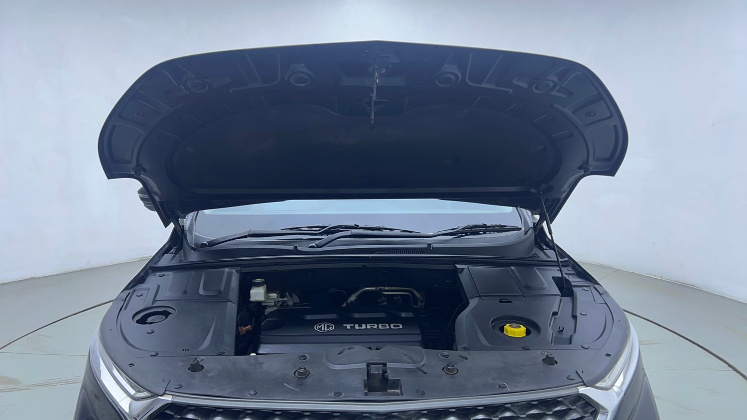 Used 2021 MG Motors Hector Sharp 1.5 DCT Petrol Petrol Automatic engine ENGINE & BONNET OPEN FRONT VIEW