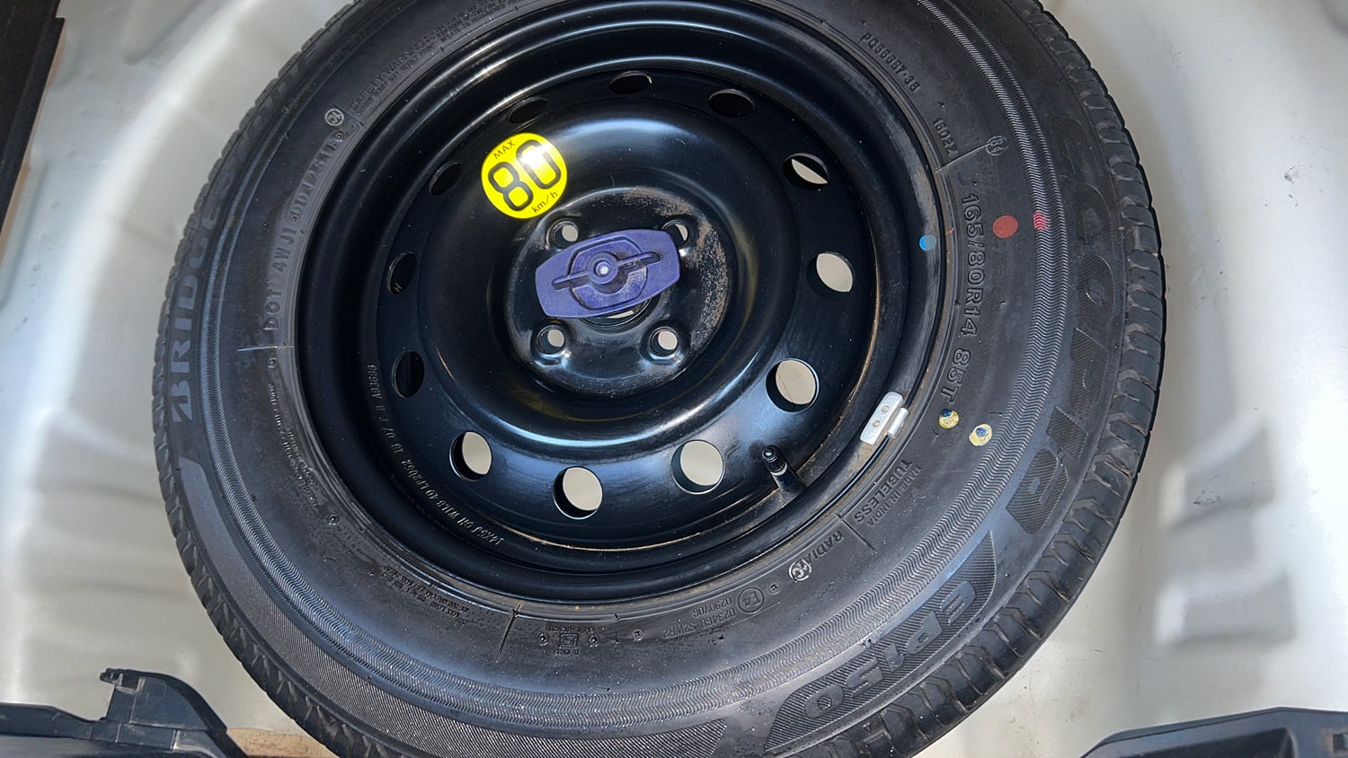 Used 2018 Maruti Suzuki Swift ZXi AMT Petrol Automatic tyres SPARE TYRE VIEW