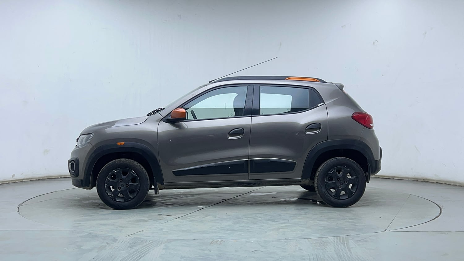 Used 2018 Renault Kwid CLIMBER 1.0 Petrol Manual exterior LEFT SIDE VIEW