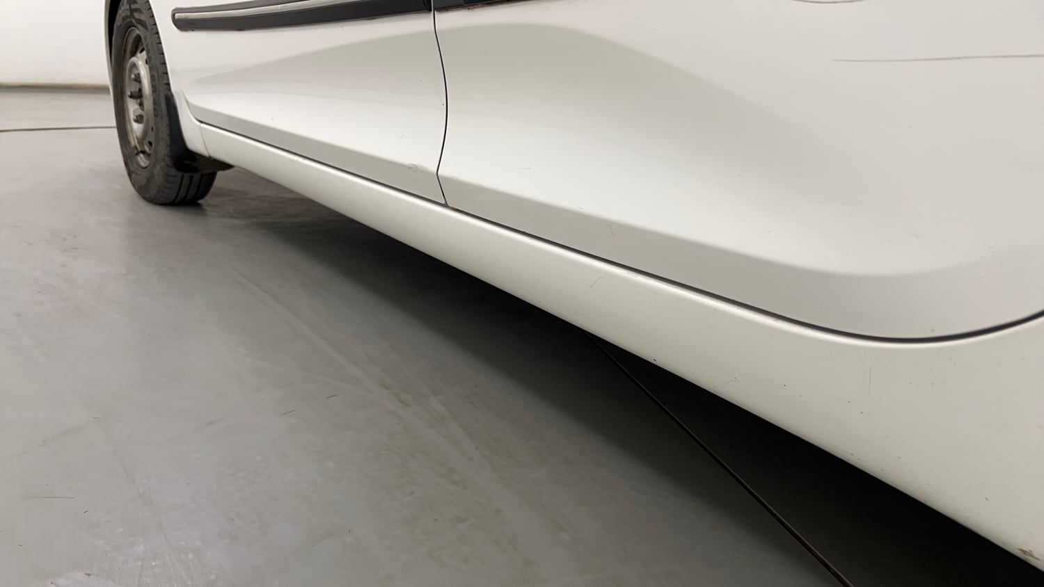 Used 2016 Hyundai Eon D-Lite + Petrol Manual dents MINOR SCRATCH