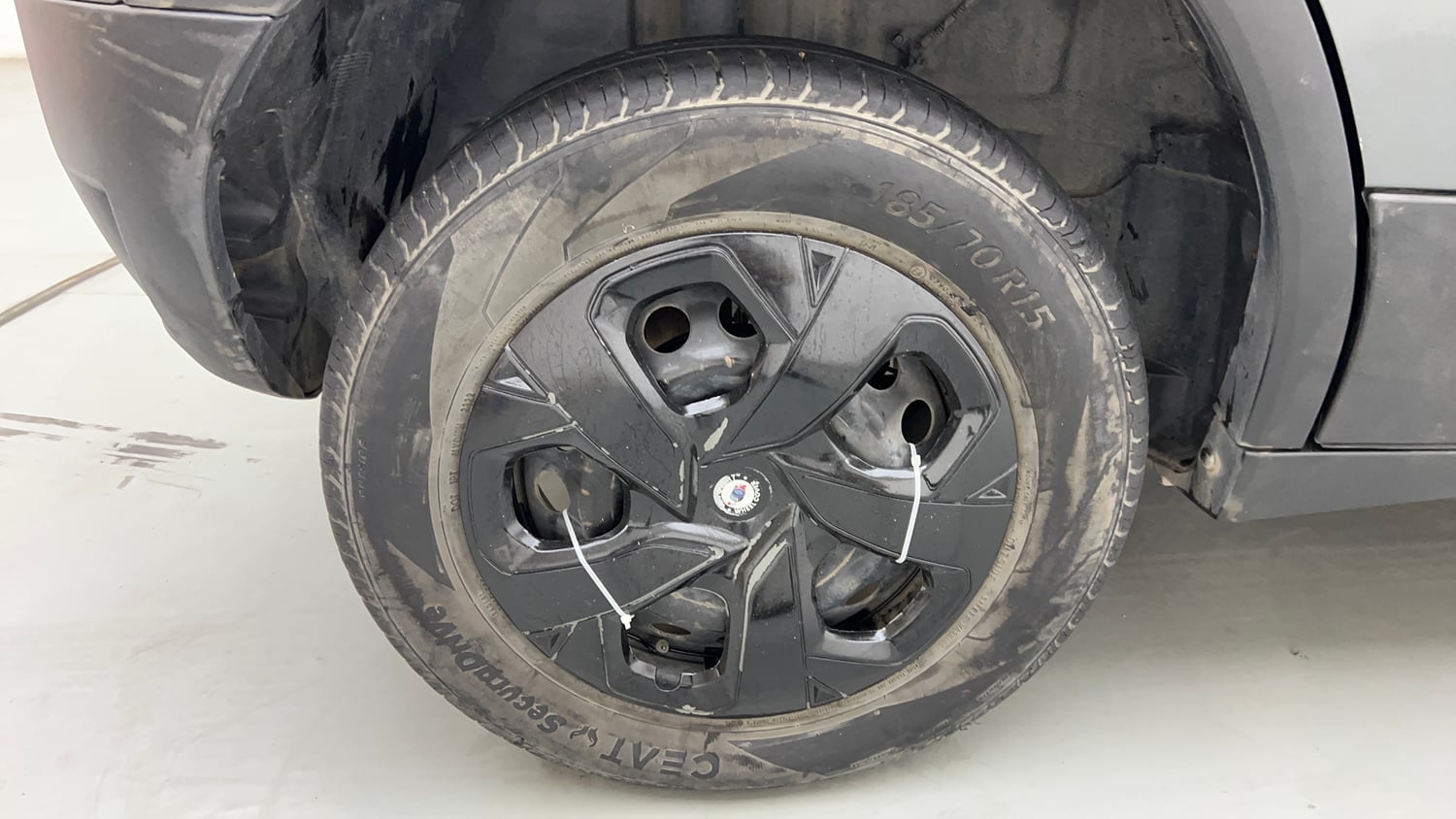 Used 2022 Tata Punch Pure MT Petrol Manual tyres RIGHT REAR TYRE RIM VIEW