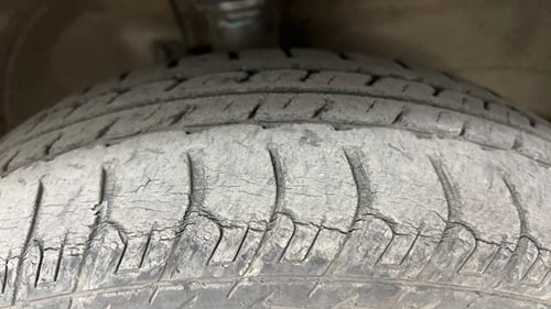 Used 2013 Maruti Suzuki Wagon R VXI Petrol Manual tyres RIGHT FRONT TYRE TREAD VIEW