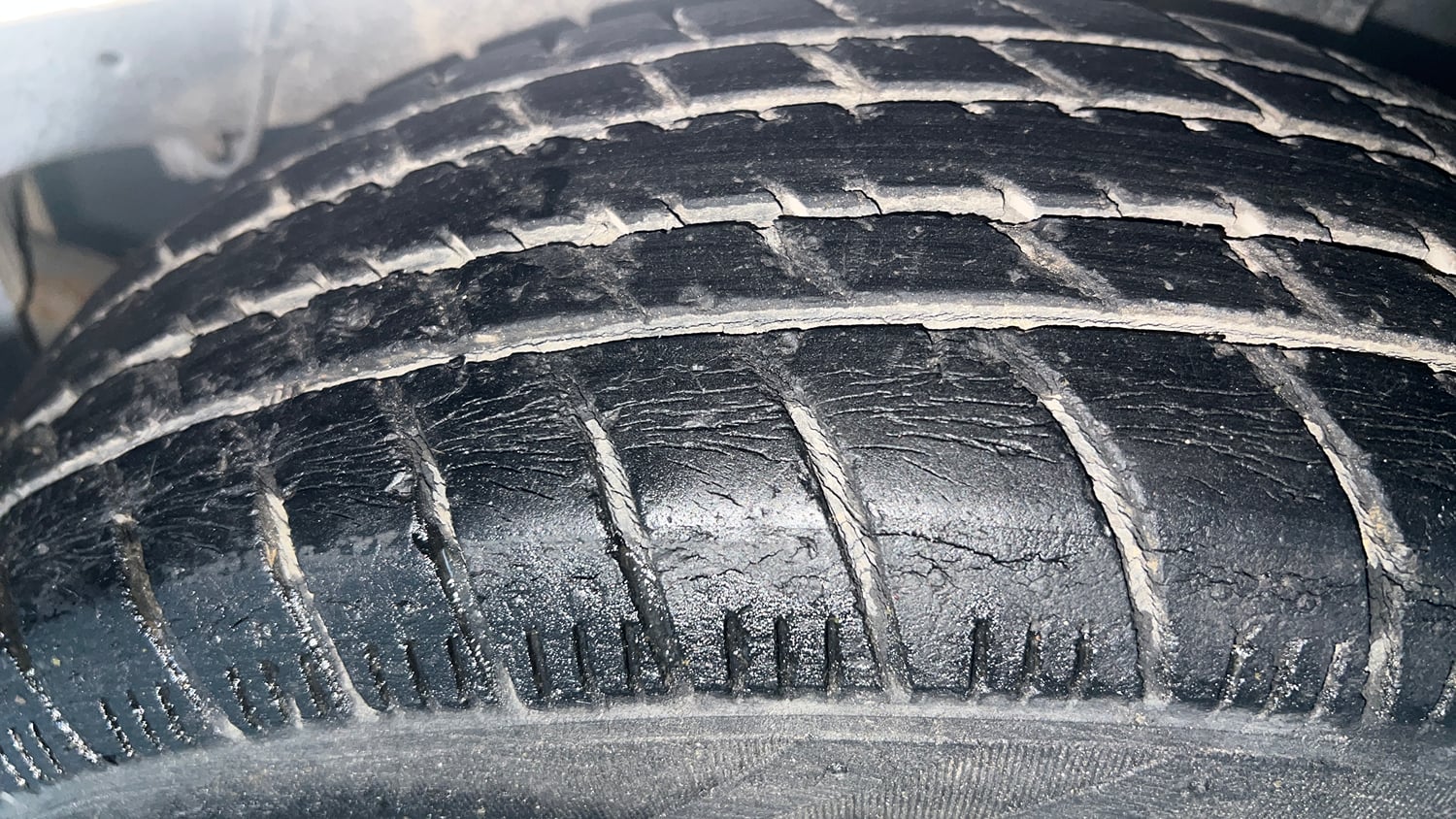 Used 2018 Maruti Suzuki Celerio ZXi (O) AMT Petrol Automatic tyres LEFT REAR TYRE TREAD VIEW