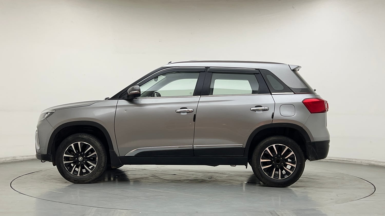 Used 2022 Toyota Urban Cruiser Premium Grade MT Petrol Manual exterior LEFT SIDE VIEW