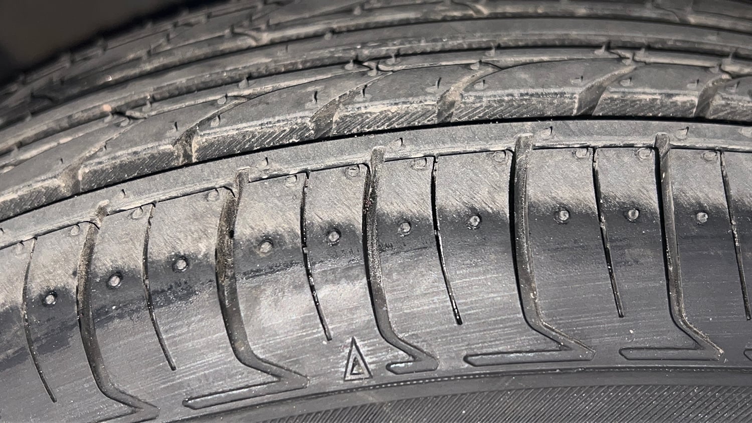 Used 2016 Hyundai Grand i10 Asta 1.2 Kappa VTVT Petrol Manual tyres LEFT FRONT TYRE TREAD VIEW