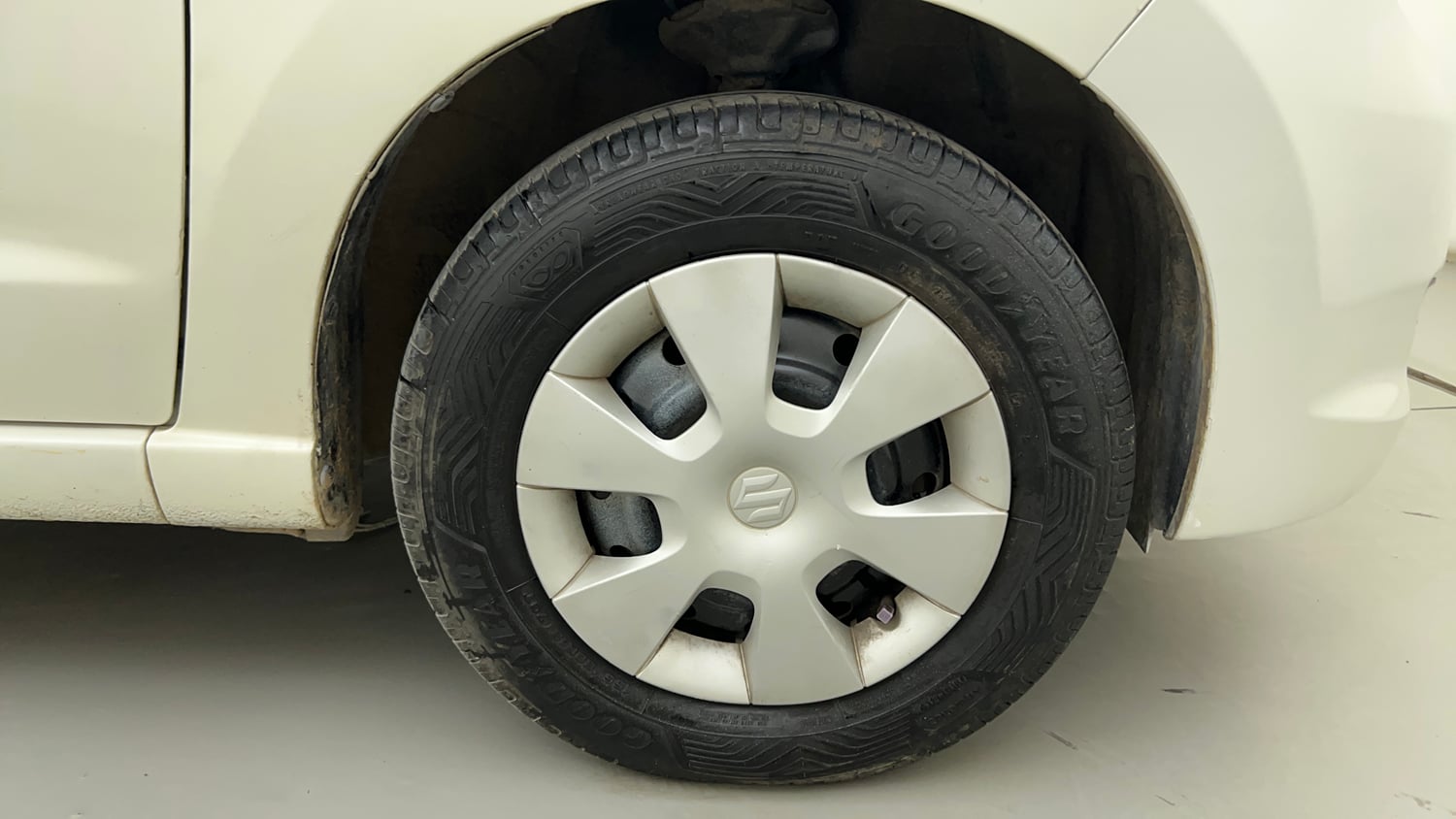 Used 2012 Maruti Suzuki A-Star Vxi Petrol Manual tyres RIGHT FRONT TYRE RIM VIEW