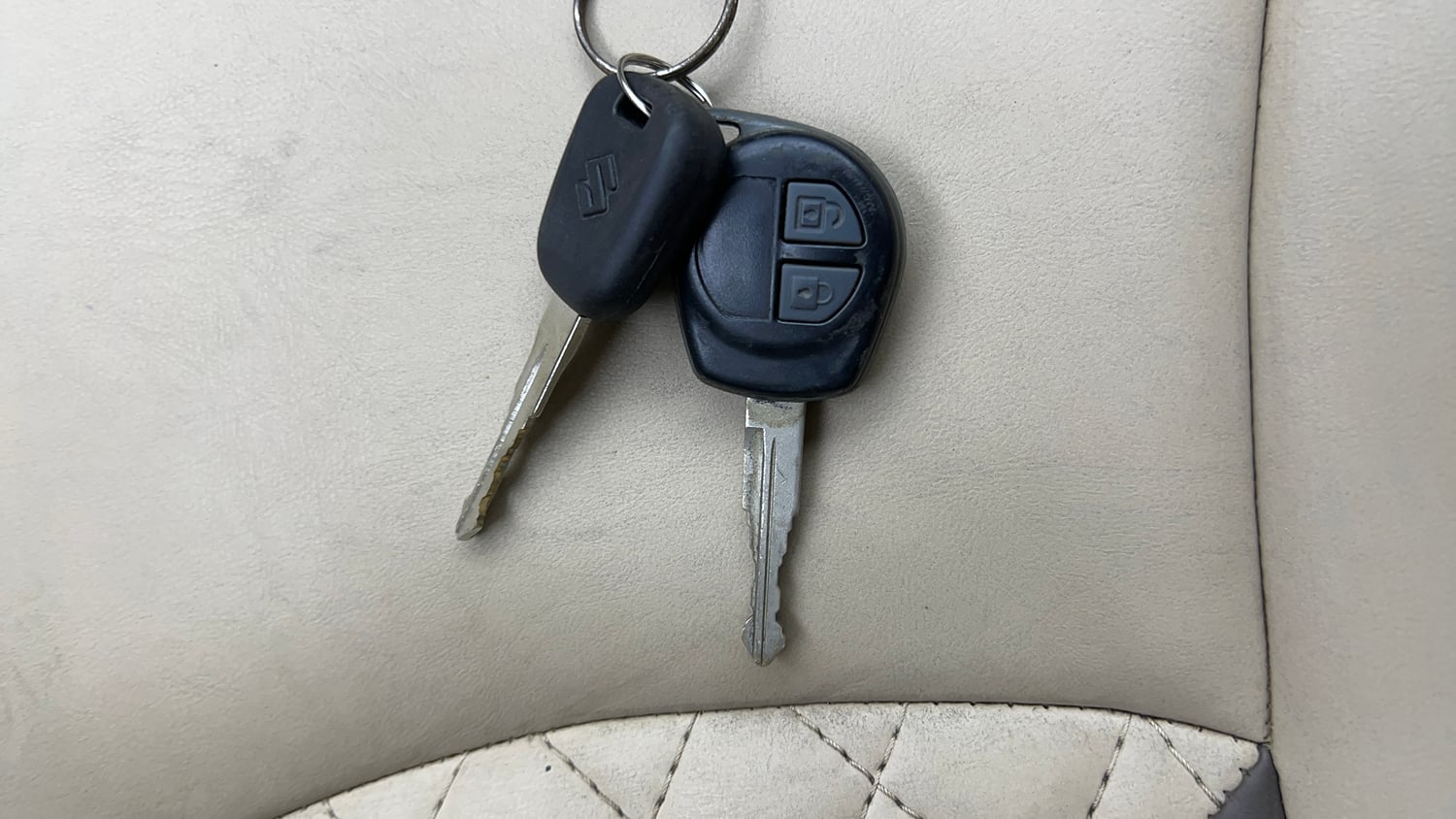 Used 2013 Maruti Suzuki Ertiga Vxi Petrol Manual extra CAR KEY VIEW