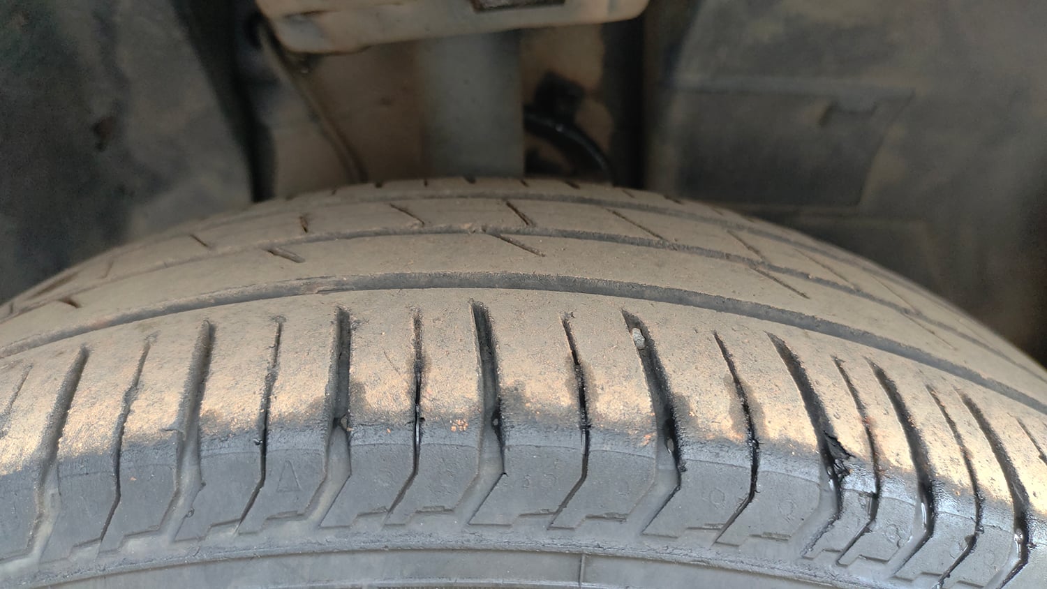 Used 2023 Tata Punch Pure MT Petrol Manual tyres RIGHT FRONT TYRE TREAD VIEW