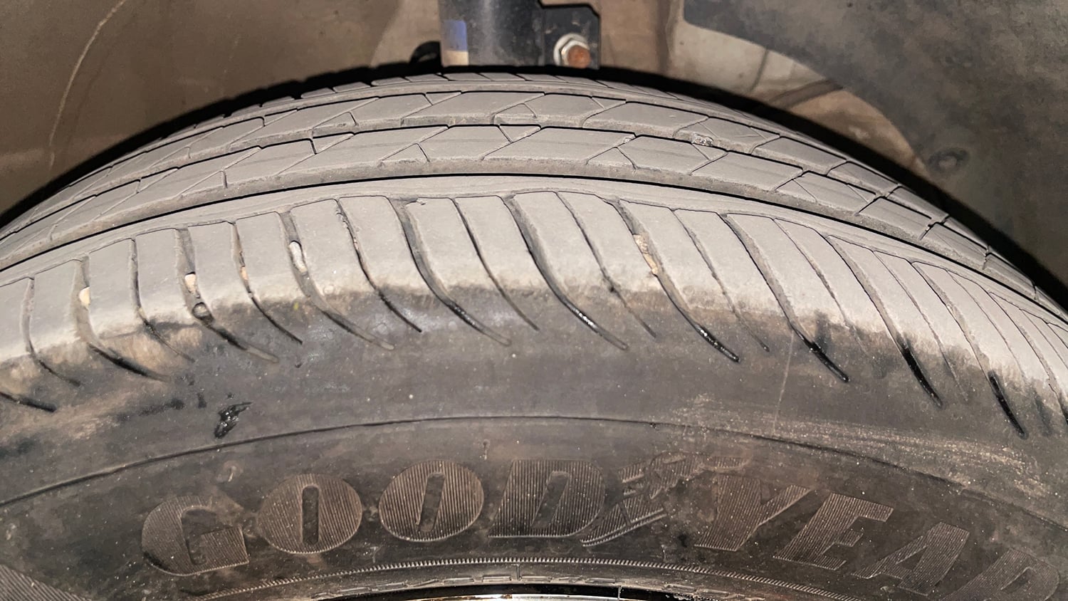 Used 2020 Maruti Suzuki Swift ZXi Plus AMT Petrol Automatic tyres RIGHT FRONT TYRE TREAD VIEW