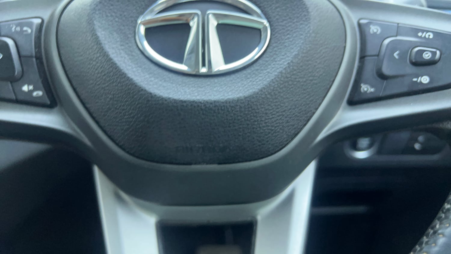 Used 2023 Tata Punch Creative AMT Petrol Automatic top_features Airbags