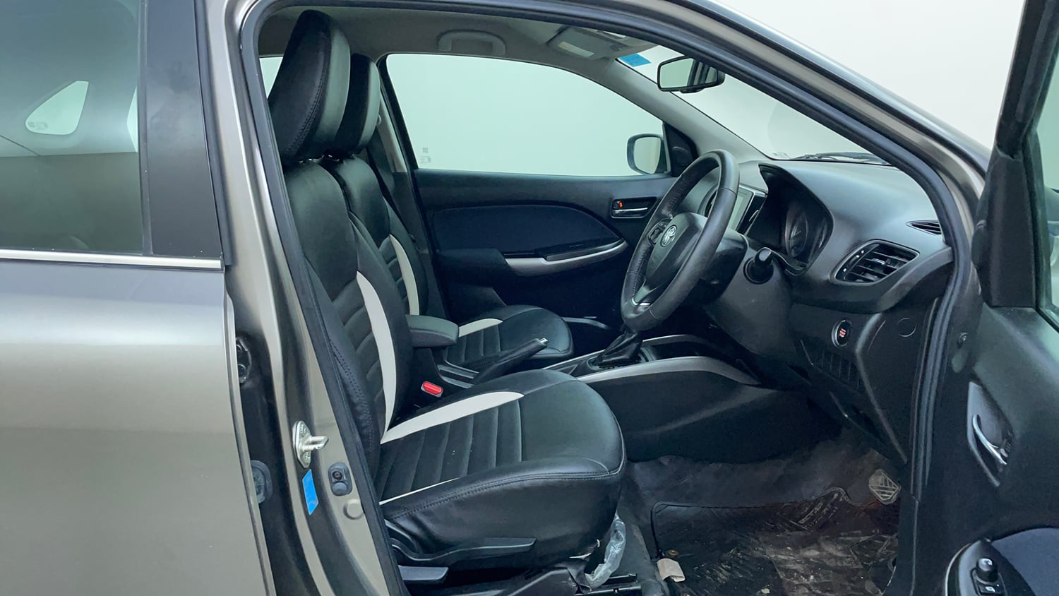 Used 2022 Toyota Glanza V CVT Petrol Automatic interior RIGHT SIDE FRONT DOOR CABIN VIEW