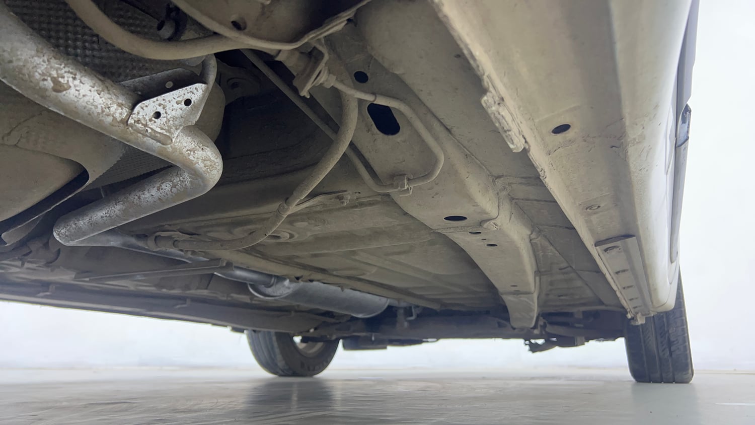 Used 2018 Maruti Suzuki Swift ZXi AMT Petrol Automatic extra REAR RIGHT UNDERBODY VIEW