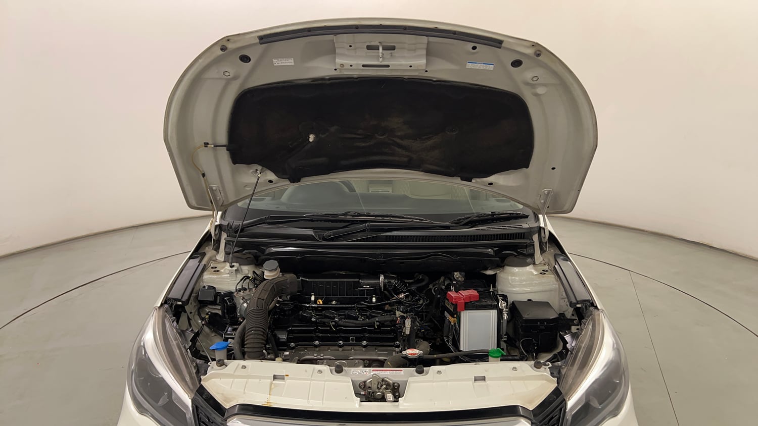 Used 2023 Maruti Suzuki Ciaz Zeta 1.5 Petrol Manual engine ENGINE & BONNET OPEN FRONT VIEW