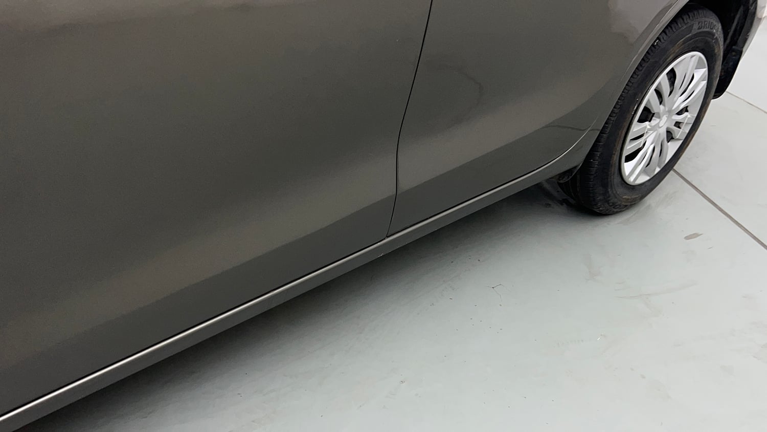 Used 2018 Maruti Suzuki Dzire VDi Diesel Manual dents MINOR SCRATCH