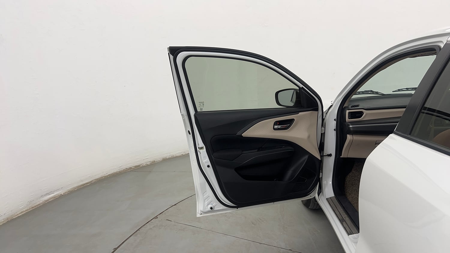 Used 2025 Maruti Suzuki Dzire VXi CNG Cng Manual interior LEFT FRONT DOOR OPEN VIEW