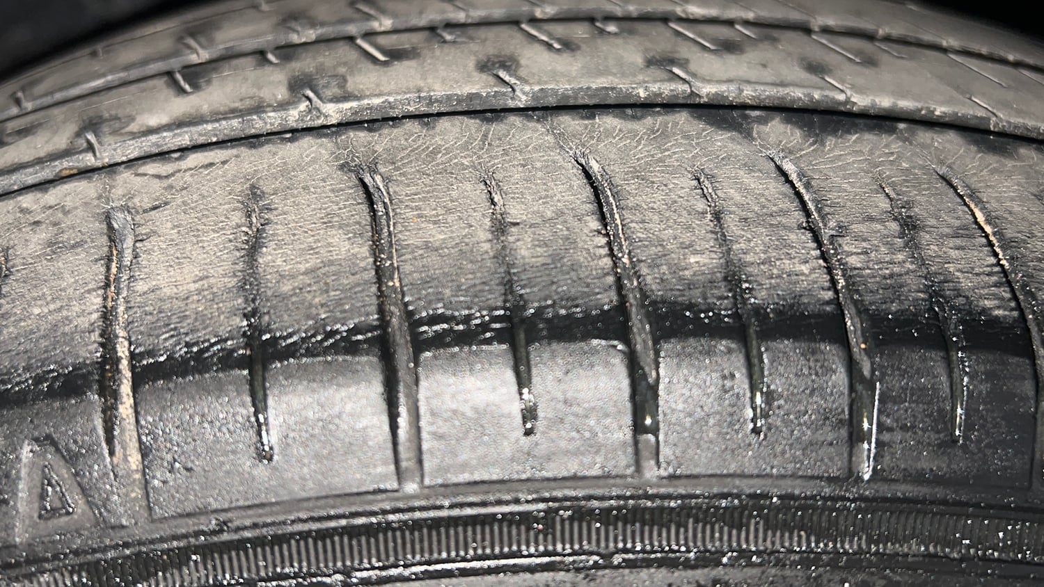 Used 2018 Maruti Suzuki Baleno Zeta 1.2 Petrol Manual tyres LEFT FRONT TYRE TREAD VIEW