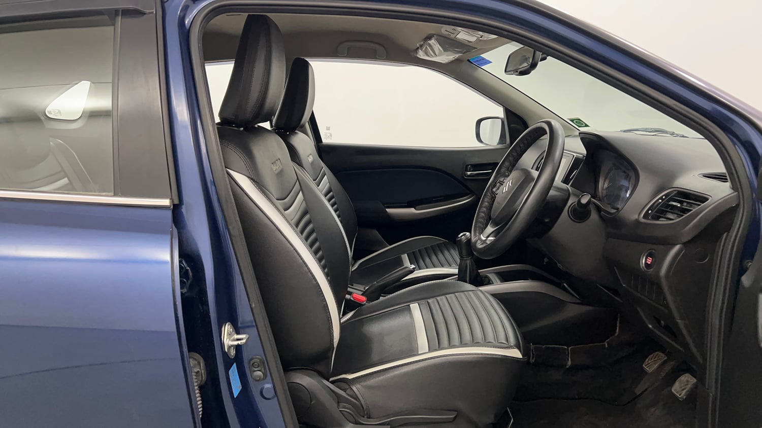 Used 2021 Maruti Suzuki Baleno Zeta Petrol Manual interior RIGHT SIDE FRONT DOOR CABIN VIEW