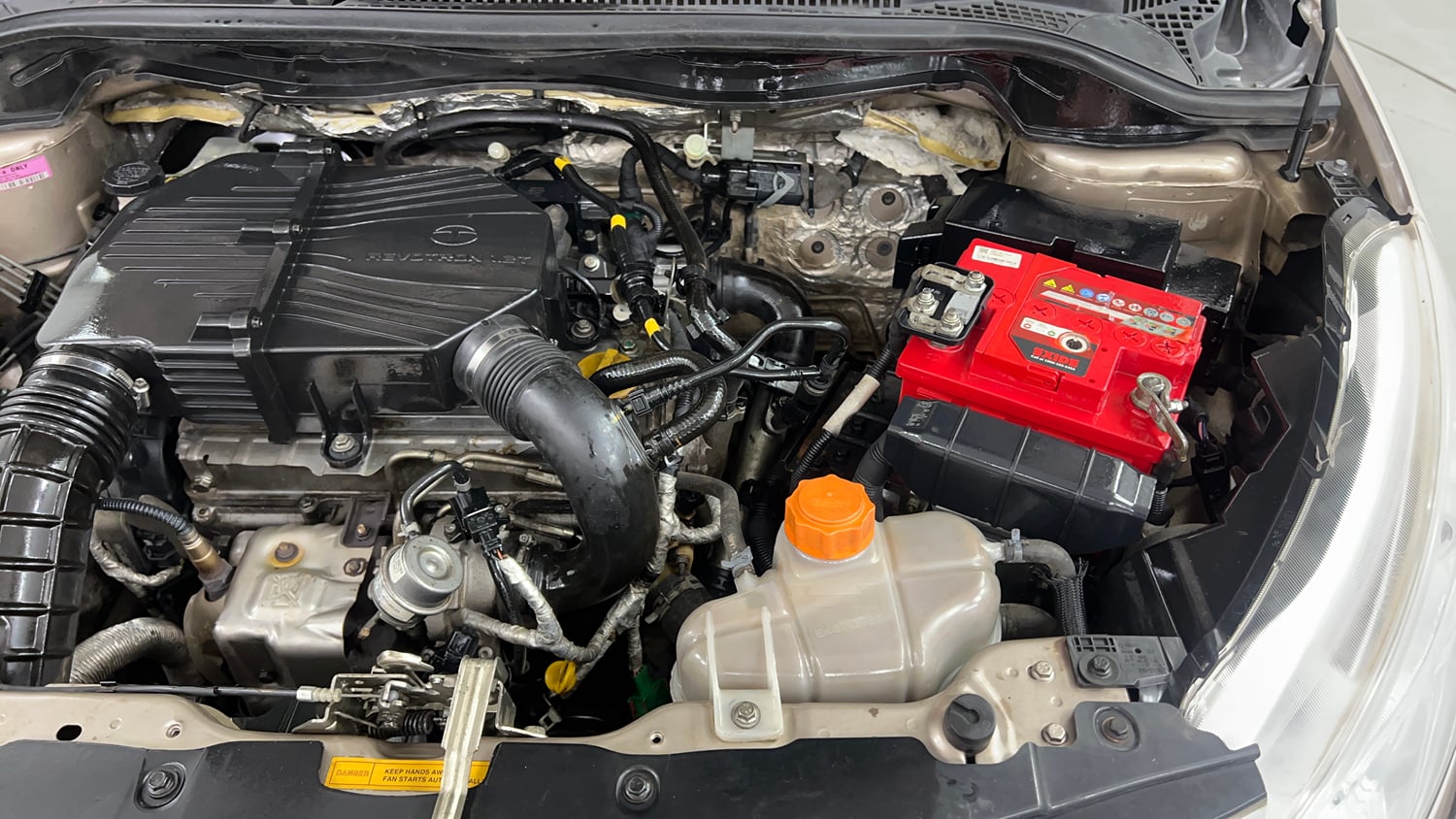 Used 2014 Tata Zest XMS Petrol Petrol Manual engine ENGINE LEFT SIDE VIEW