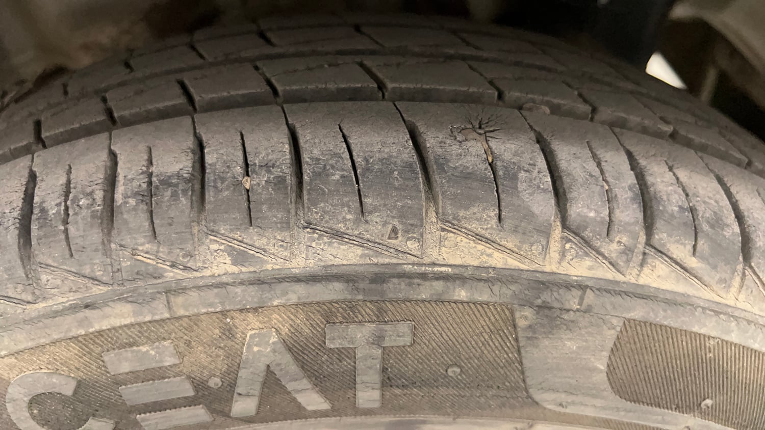 Used 2016 Hyundai Eon D-Lite + Petrol Manual tyres LEFT REAR TYRE TREAD VIEW