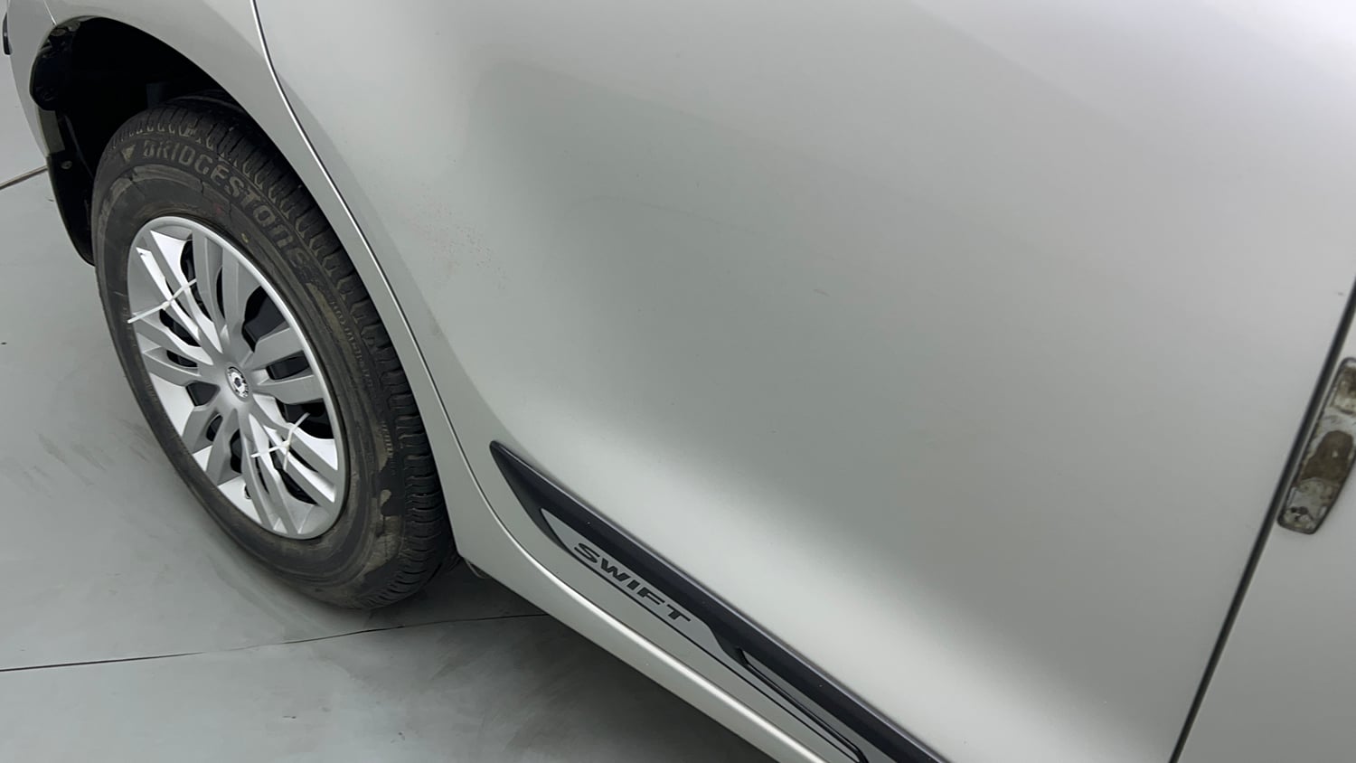 Used 2021 Maruti Suzuki Swift VXi Petrol Manual dents MINOR SCRATCH