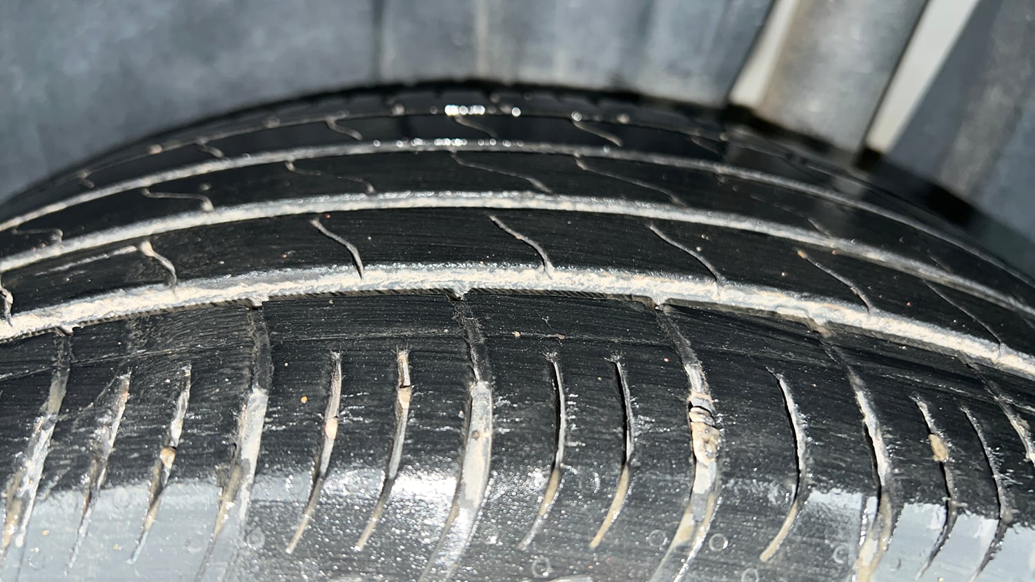Used 2023 Maruti Suzuki Brezza ZXi Petrol Manual tyres LEFT REAR TYRE TREAD VIEW