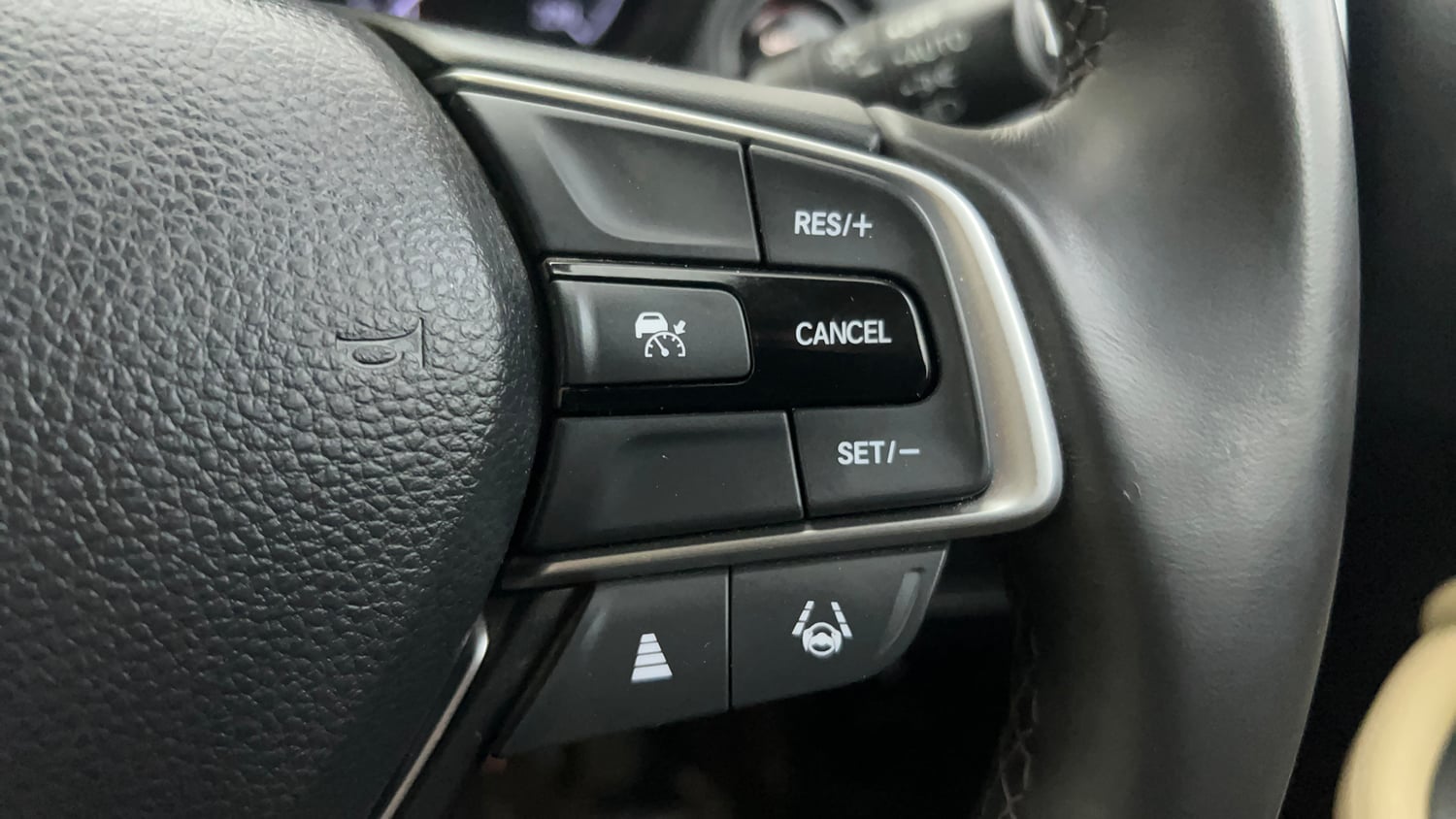 Used 2025 Honda City ZX Petrol CVT Petrol Automatic top_features Cruise control