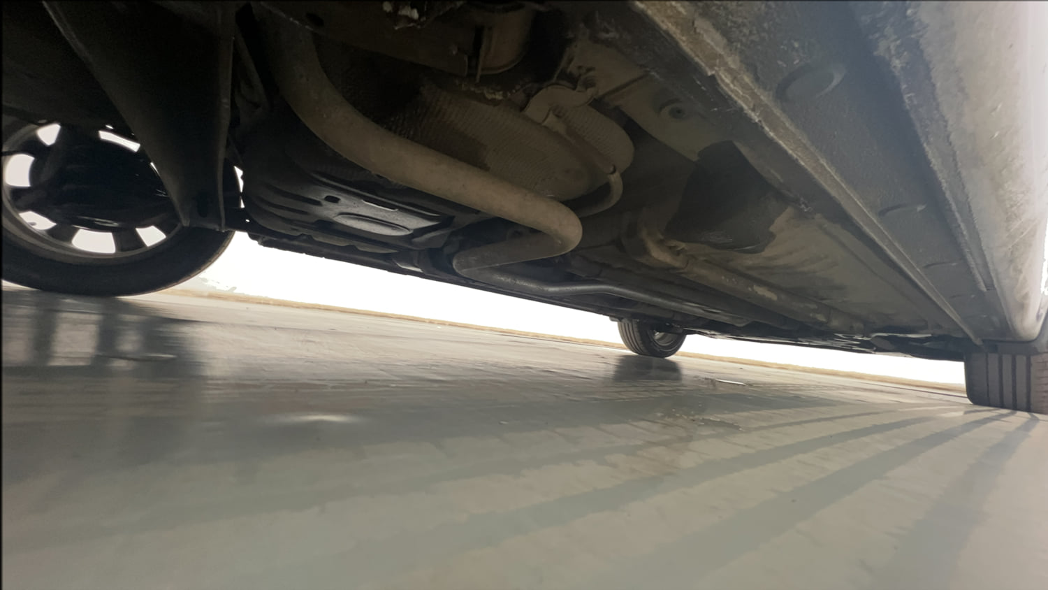 Used 2017 Hyundai Elite i20 Asta 1.2 (O) Petrol Manual extra REAR RIGHT UNDERBODY VIEW