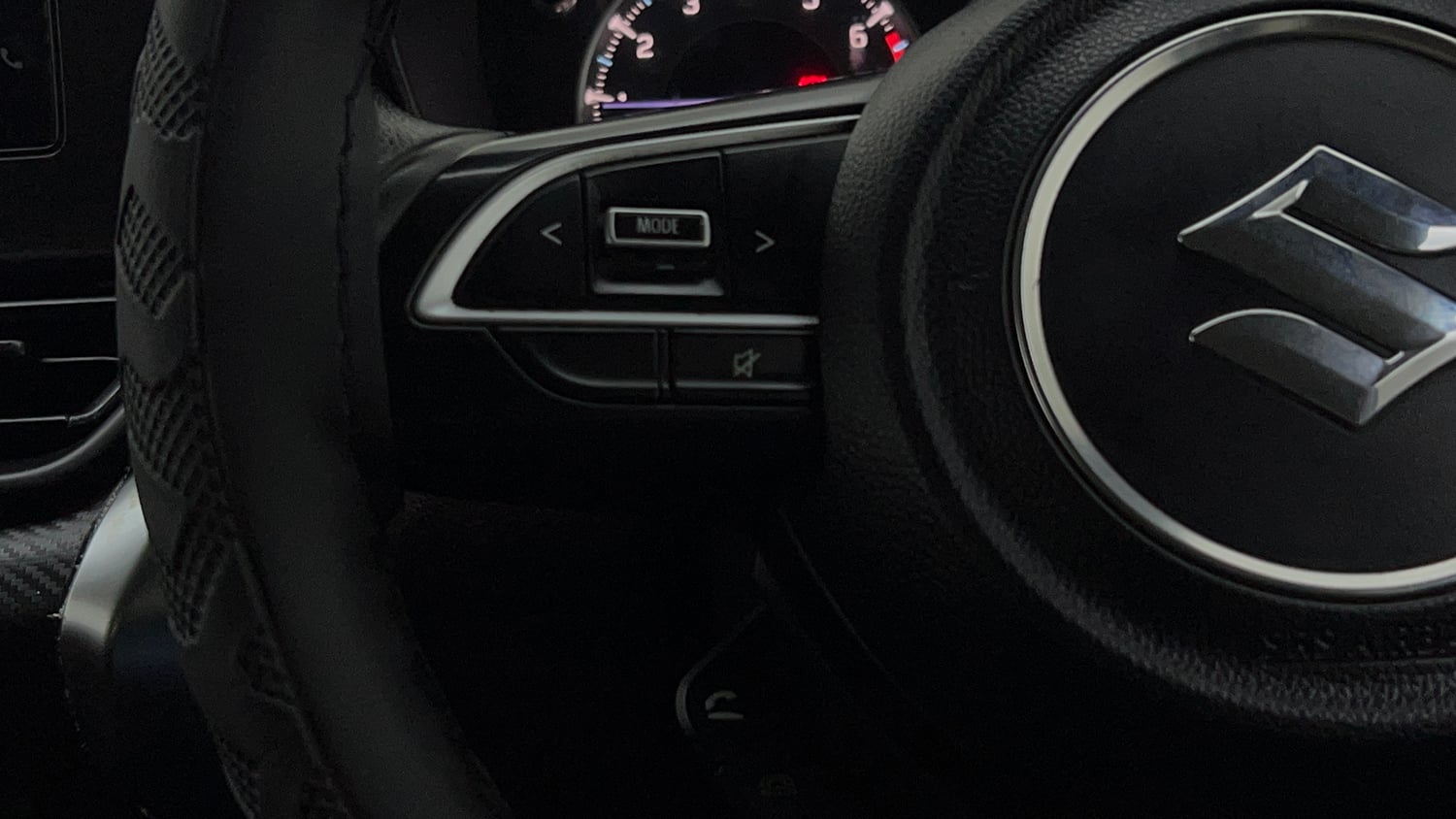 Used 2023 Maruti Suzuki Fronx Delta Plus 1.2L MT Petrol Manual top_features Steering mounted controls