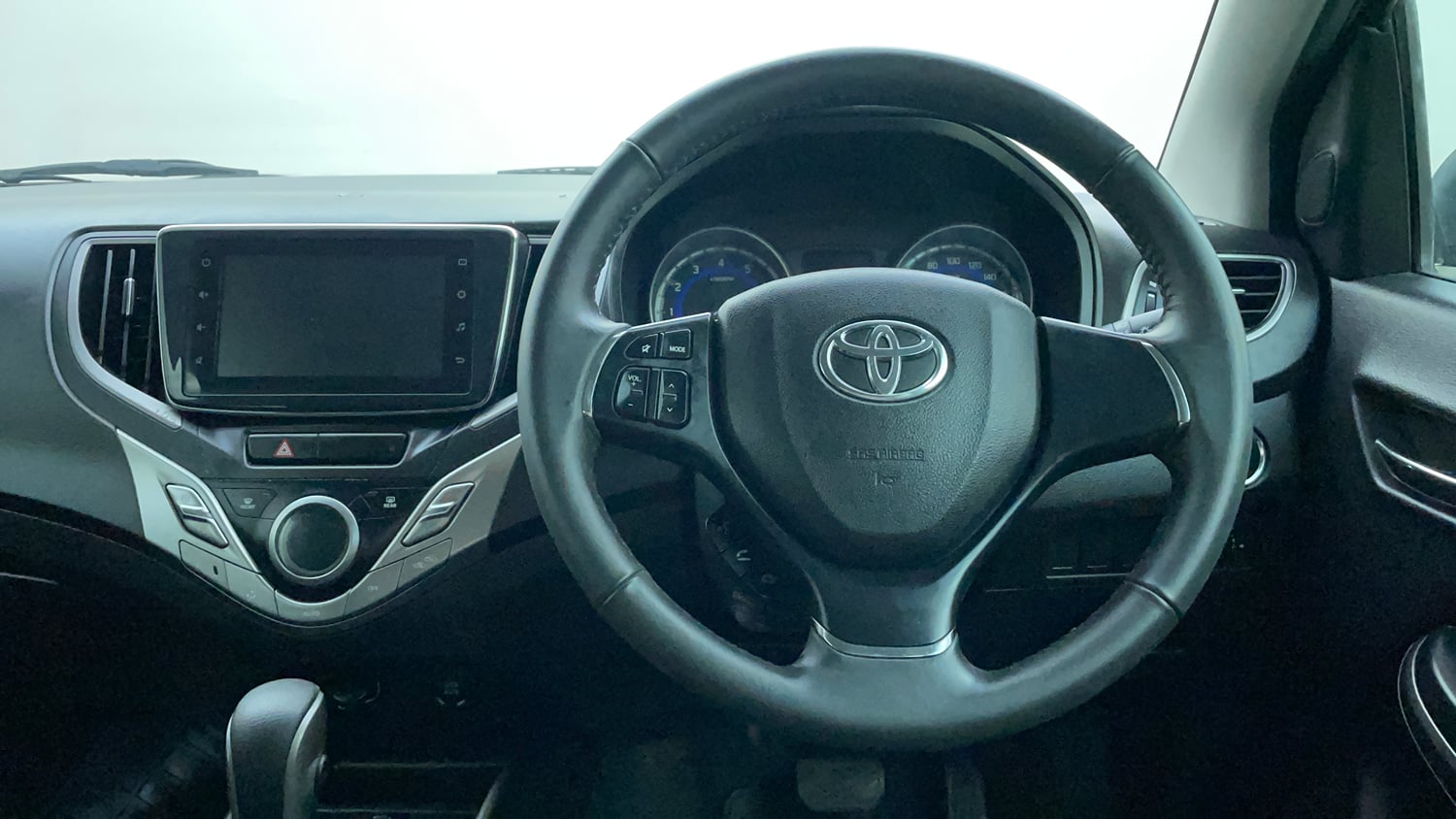 Used 2022 Toyota Glanza V CVT Petrol Automatic interior STEERING VIEW