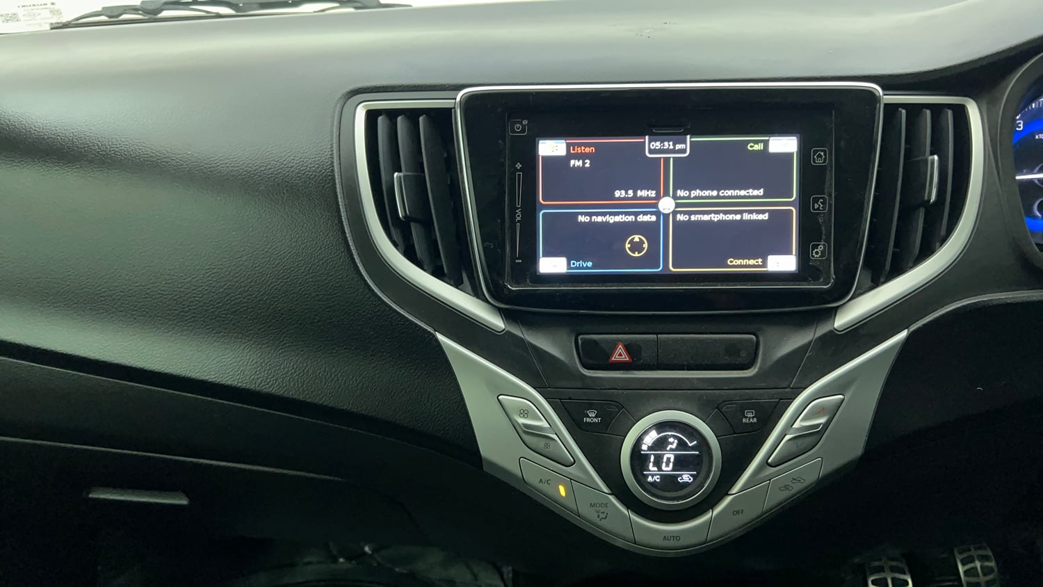 Used 2018 Maruti Suzuki Baleno Alpha 1.2 Petrol Manual interior MUSIC SYSTEM & AC CONTROL VIEW