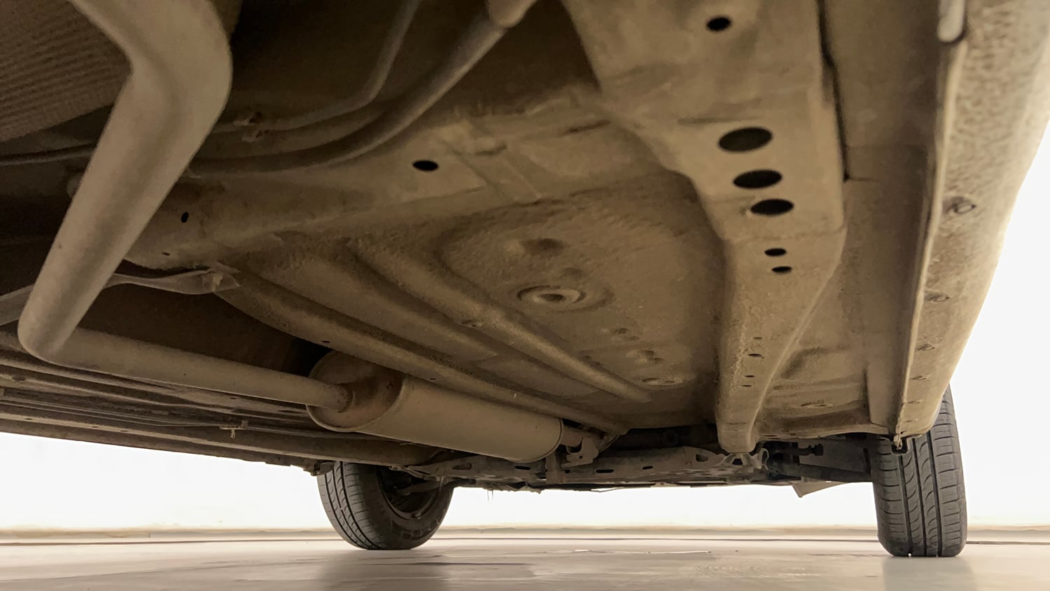 Used 2017 Maruti Suzuki Ignis Delta 1.2 MT Petrol Manual extra REAR RIGHT UNDERBODY VIEW