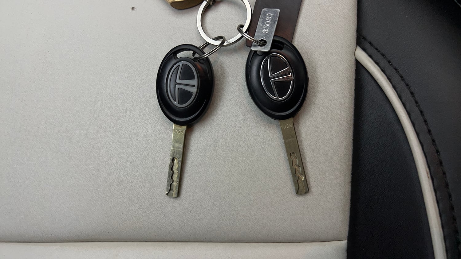Used 2023 Tata Punch Pure MT Petrol Manual extra CAR KEY VIEW
