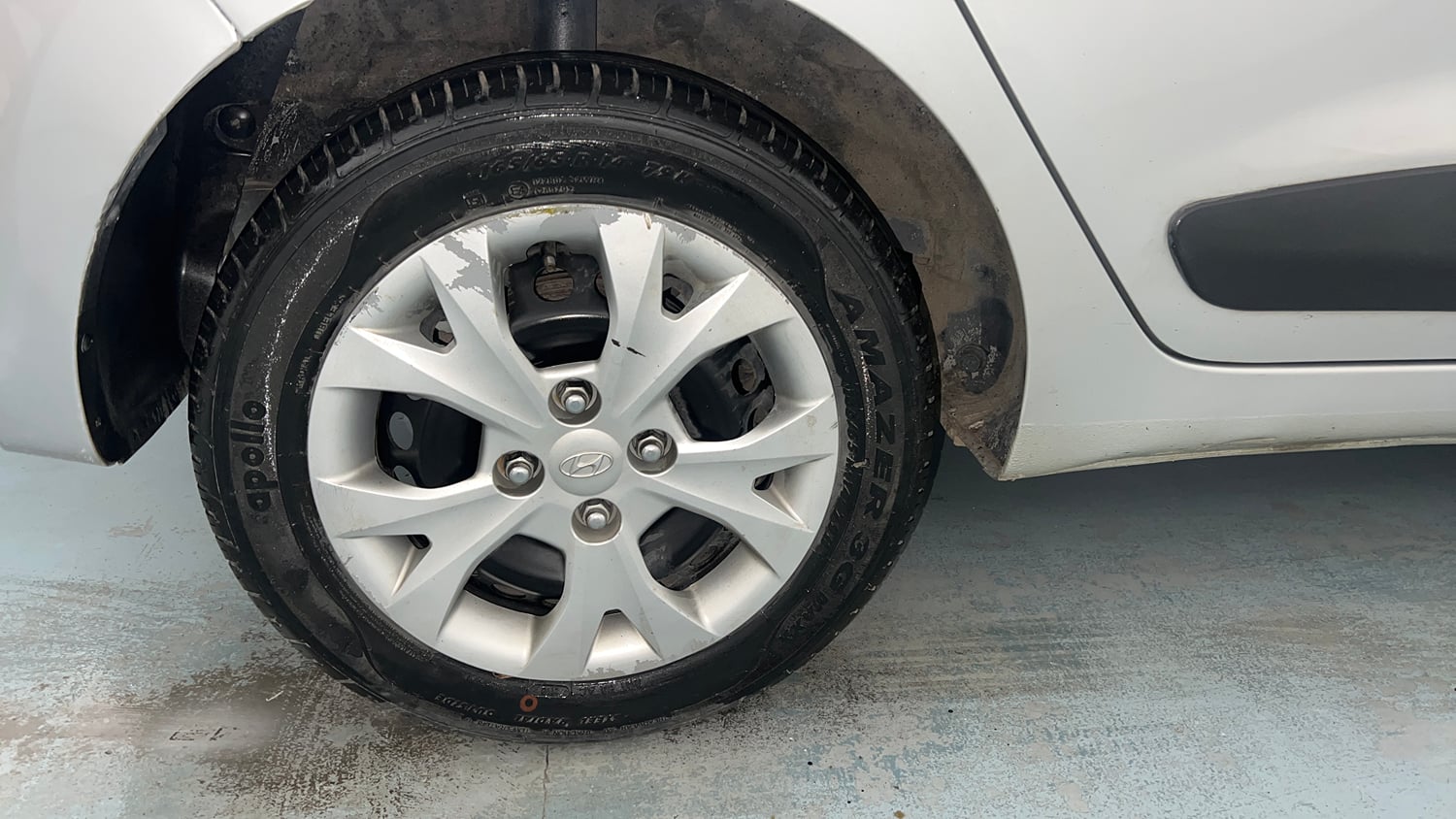 Used 2016 Hyundai Grand i10 Sportz 1.2 Kappa VTVT Petrol Manual tyres RIGHT REAR TYRE RIM VIEW