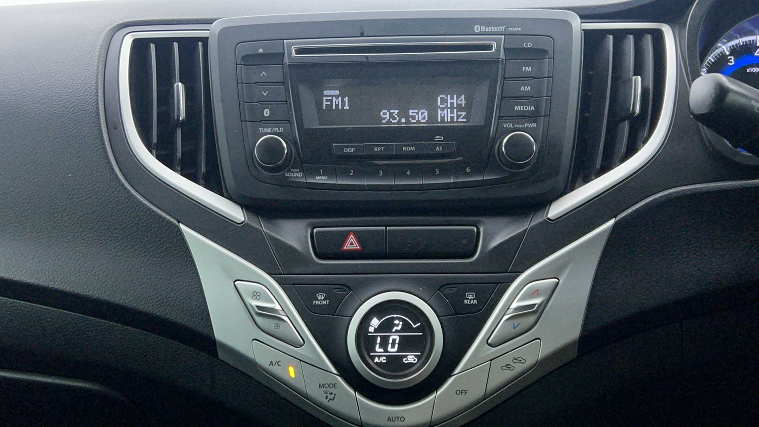Used 2018 Maruti Suzuki Baleno Zeta 1.2 Petrol Manual interior MUSIC SYSTEM & AC CONTROL VIEW