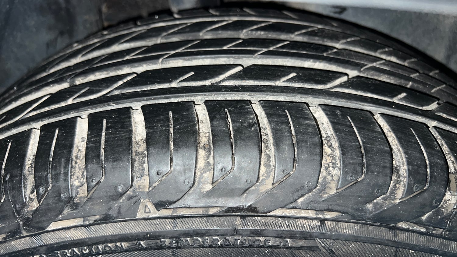 Used 2022 Jeep Compass Limited (O) 2.0 Diesel Diesel Manual tyres RIGHT REAR TYRE TREAD VIEW