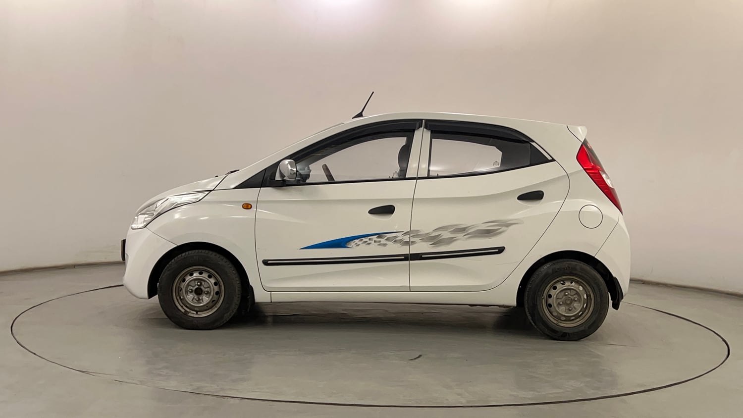 Used 2016 Hyundai Eon D-Lite + Petrol Manual exterior LEFT SIDE VIEW