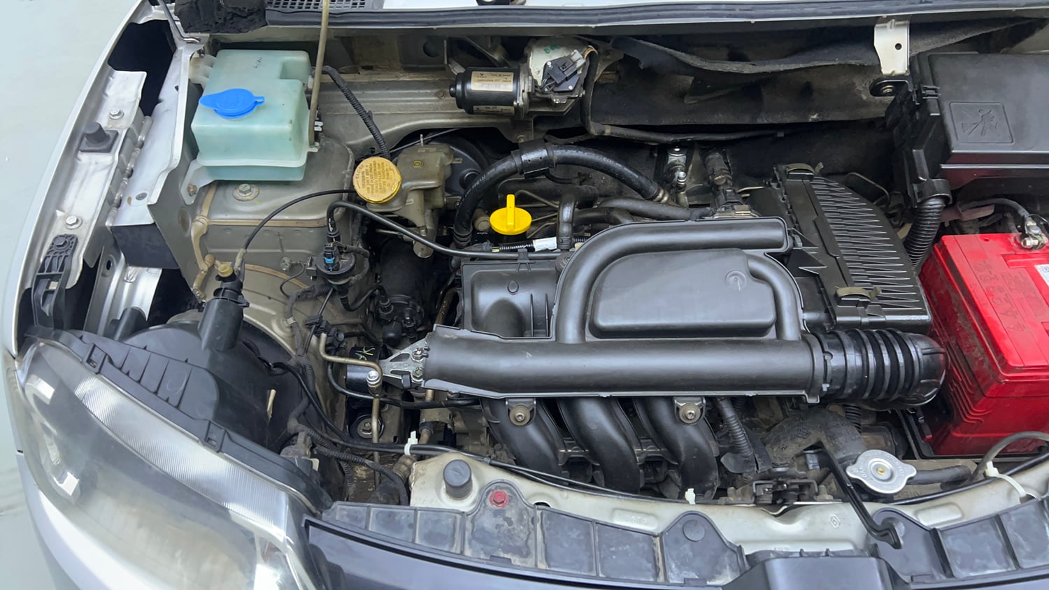 Used 2019 Renault Kwid 1.0 RXT AMT Opt Petrol Automatic engine ENGINE RIGHT SIDE VIEW