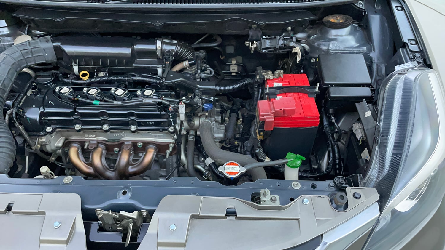 Used 2022 Toyota Glanza V CVT Petrol Automatic engine ENGINE LEFT SIDE VIEW