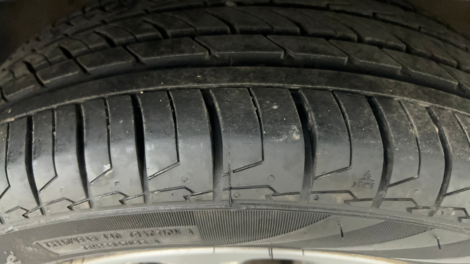 Used 2018 Maruti Suzuki Baleno Alpha 1.2 Petrol Manual tyres RIGHT FRONT TYRE TREAD VIEW