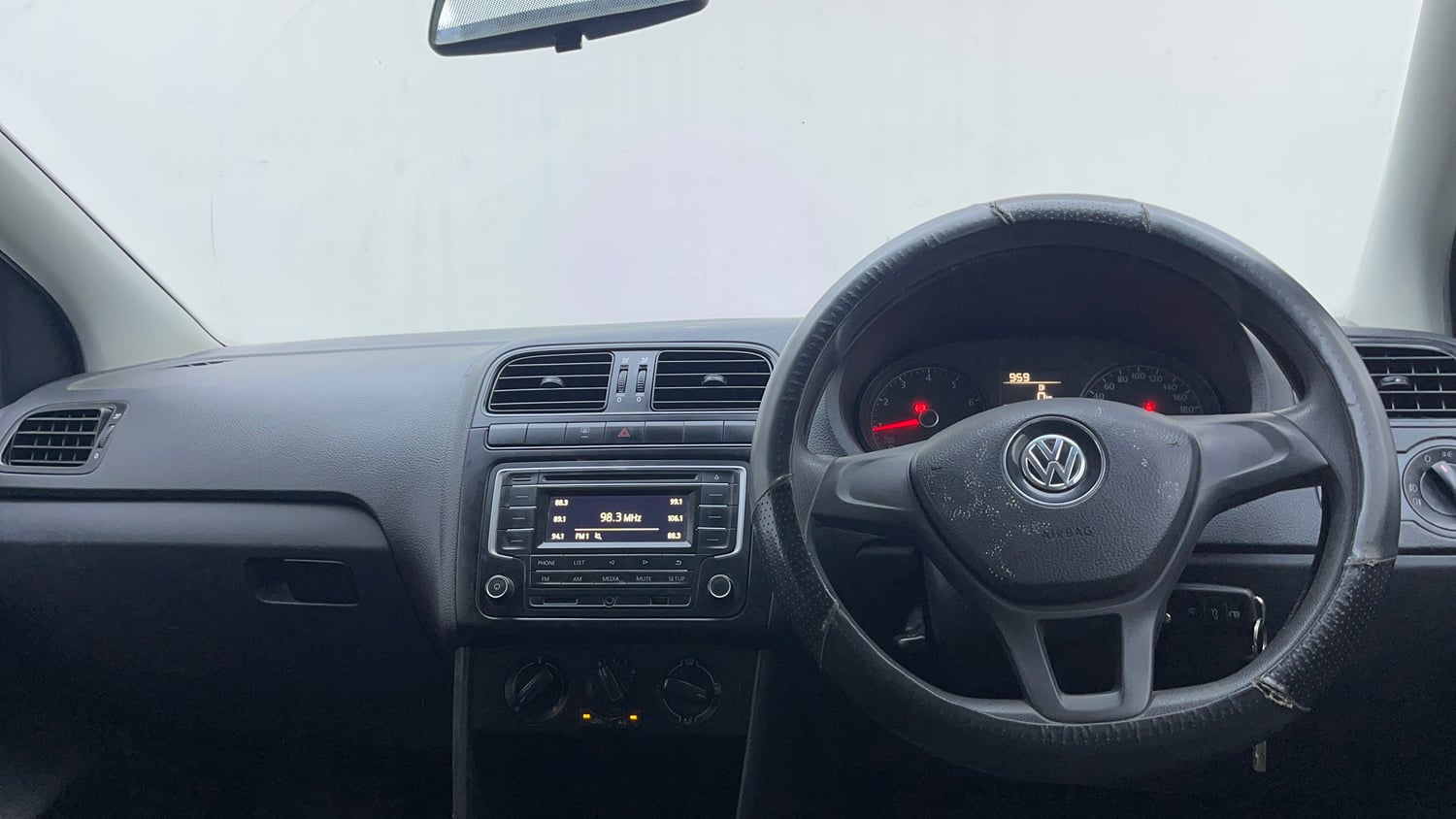 Used 2020 Volkswagen Polo Comfortline Plus 1.0L MPI Petrol Manual interior DASHBOARD VIEW
