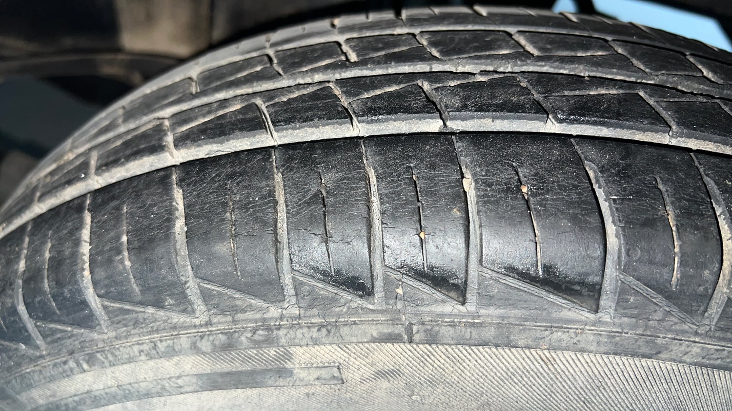 Used 2021 Maruti Suzuki Alto 800 VXi Petrol Manual tyres LEFT REAR TYRE TREAD VIEW