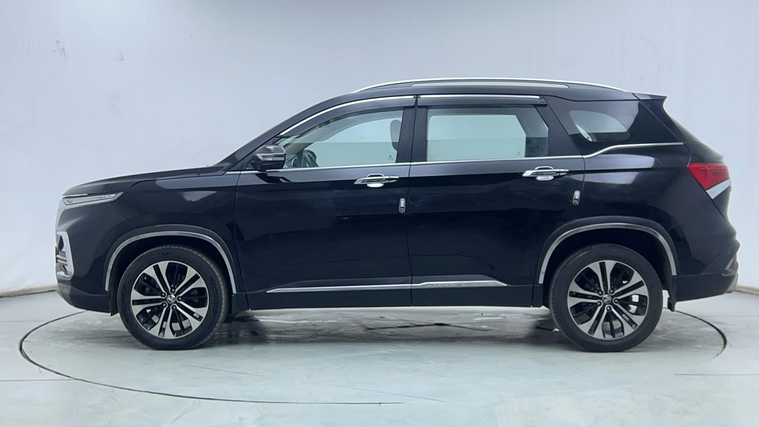 Used 2023 MG Motors Hector Sharp 2.0 Diesel Turbo MT Diesel Manual exterior LEFT SIDE VIEW