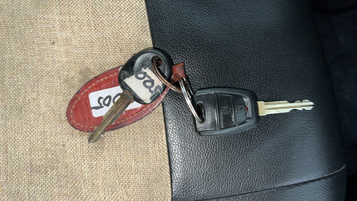 Used 2015 Hyundai Grand i10 Sportz 1.2 Kappa VTVT Petrol Manual extra CAR KEY VIEW