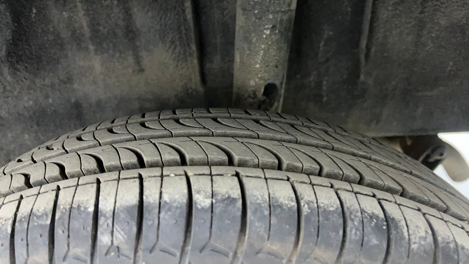 Used 2019 Renault Kwid 1.0 RXT AMT Opt Petrol Automatic tyres LEFT REAR TYRE TREAD VIEW