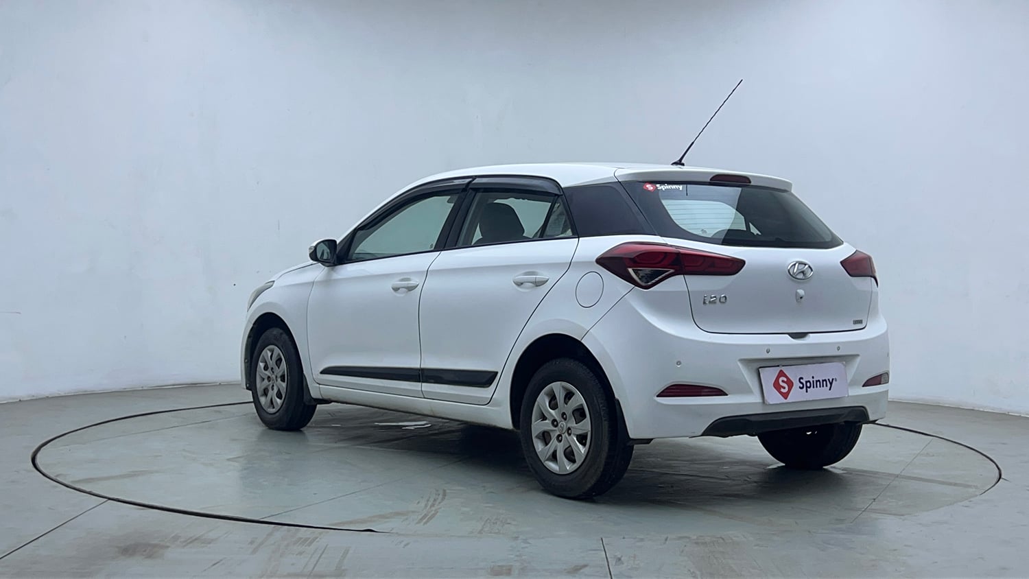 Used 2015 Hyundai Elite i20 Sportz 1.2 Petrol Manual exterior LEFT REAR CORNER VIEW
