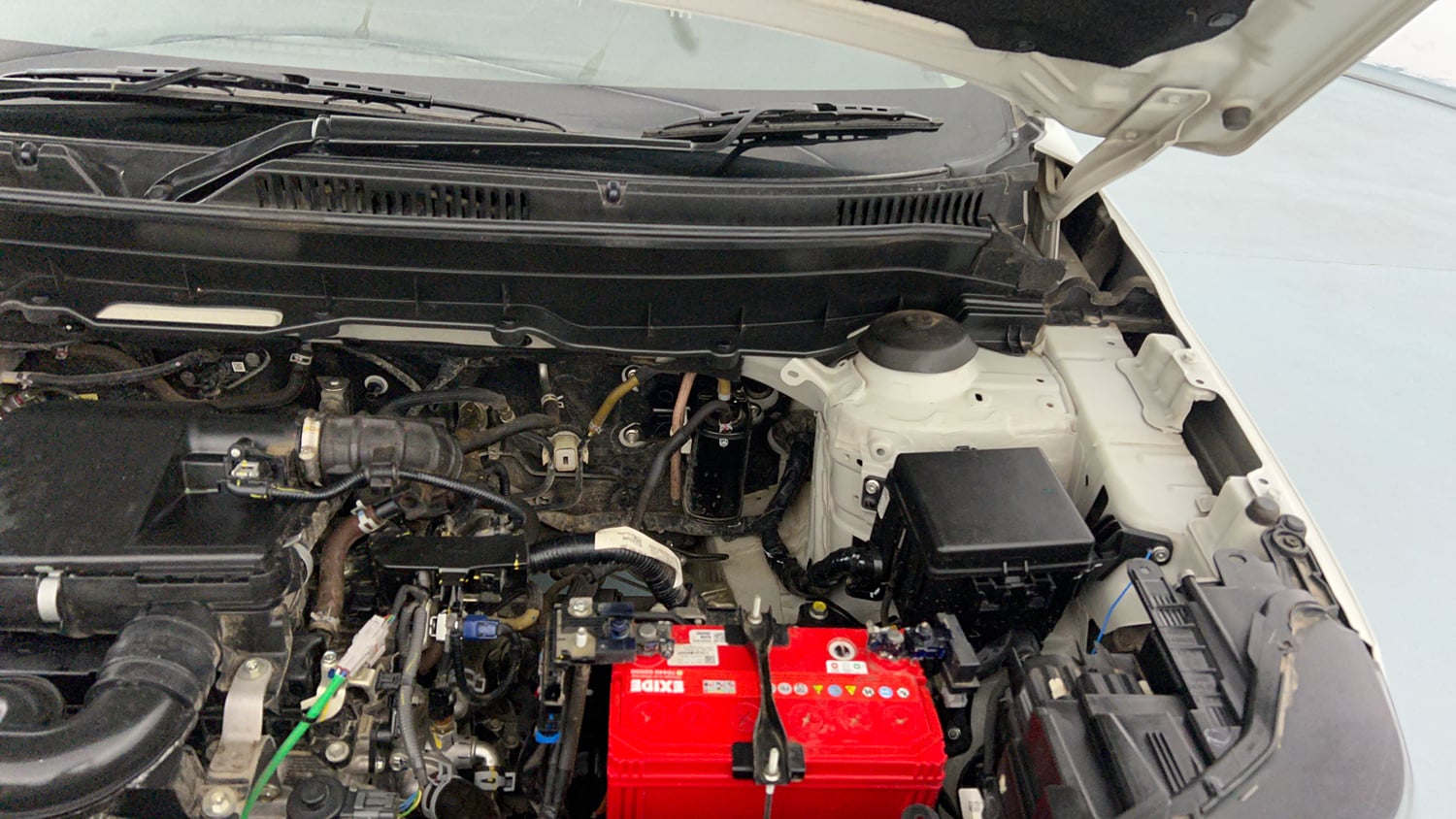 Used 2023 Maruti Suzuki Brezza ZXi Petrol Manual engine ENGINE LEFT SIDE HINGE & APRON VIEW