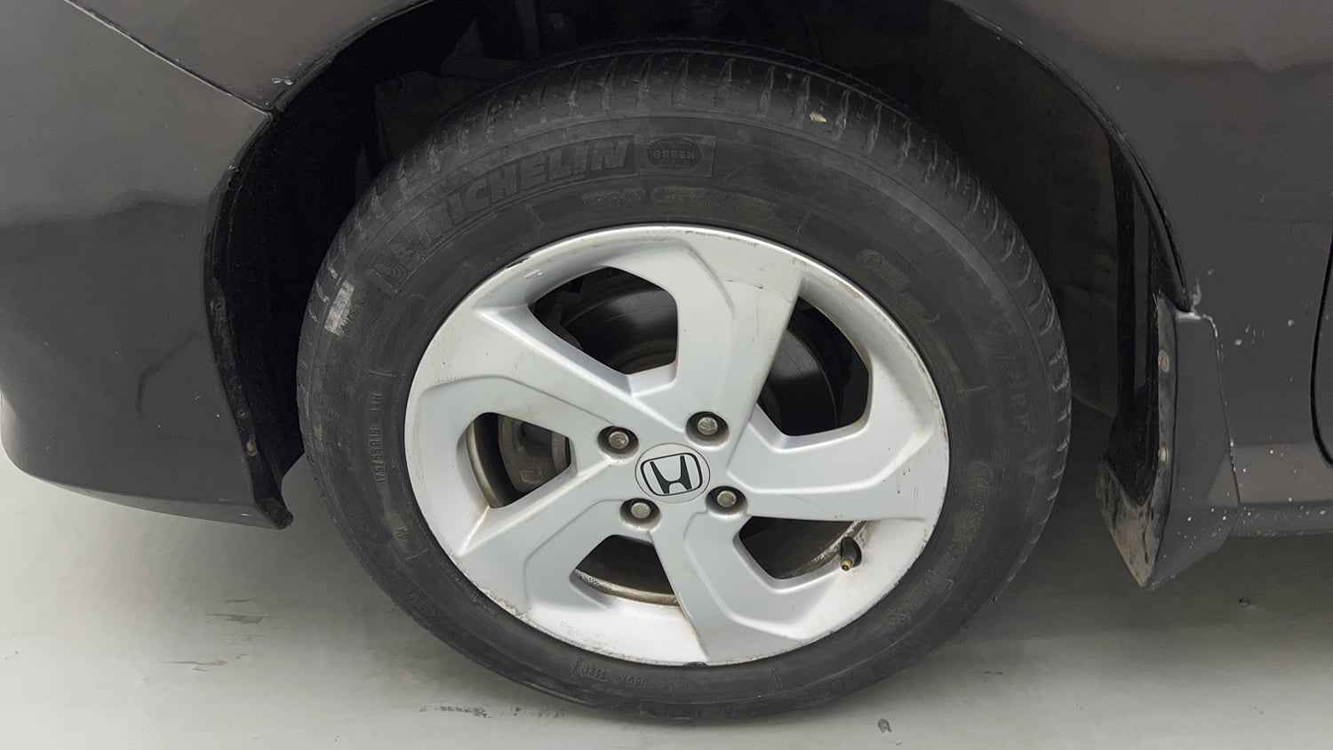 Used 2015 Honda City VX CVT Petrol Automatic tyres LEFT FRONT TYRE RIM VIEW