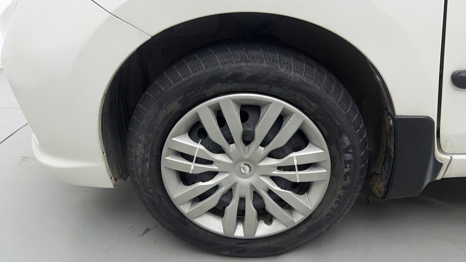 Used 2018 Maruti Suzuki Celerio ZXi (O) AMT Petrol Automatic tyres LEFT FRONT TYRE RIM VIEW