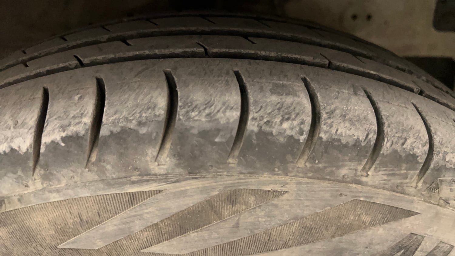 Used 2016 Hyundai Eon D-Lite + Petrol Manual tyres RIGHT FRONT TYRE TREAD VIEW