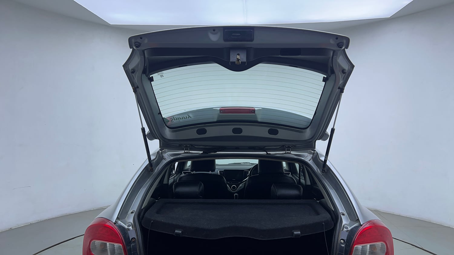 Used 2018 Maruti Suzuki Baleno Delta 1.2 AT Petrol Automatic interior DICKY DOOR OPEN VIEW